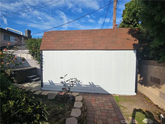 10232 Hialeah, Cypress, CA 90630