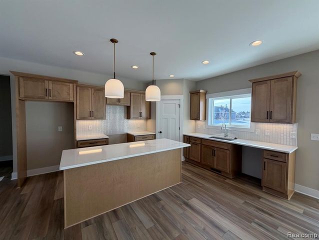 1 Timber Trail, Fenton, MI 48430