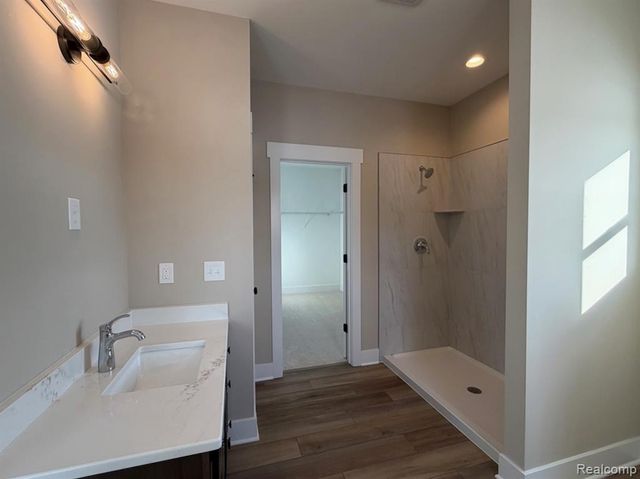 1 Timber Trail, Fenton, MI 48430