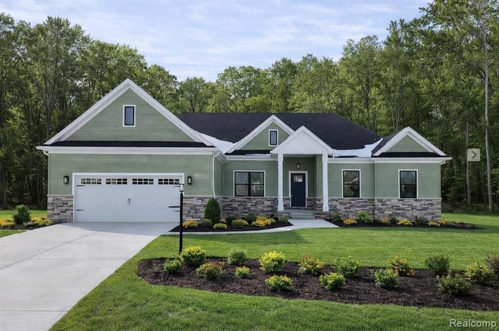 1 Timber Trail, Fenton, MI 48430
