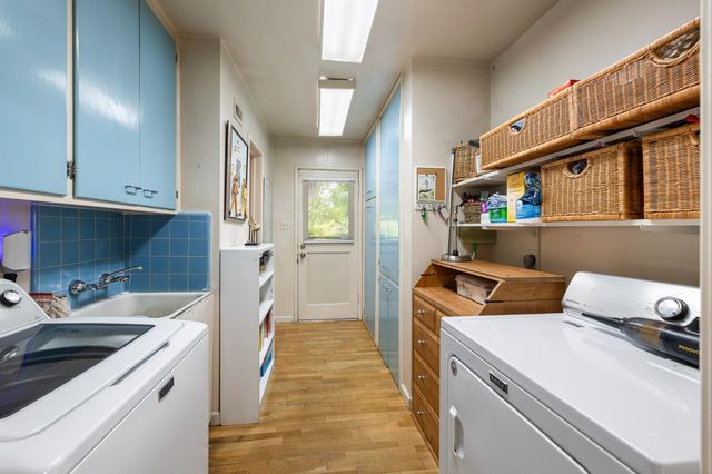 324 E Hampton Way, Fresno, CA 93704