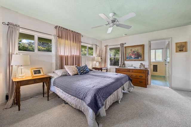 324 E Hampton Way, Fresno, CA 93704