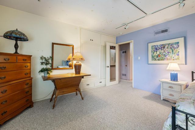 324 E Hampton Way, Fresno, CA 93704