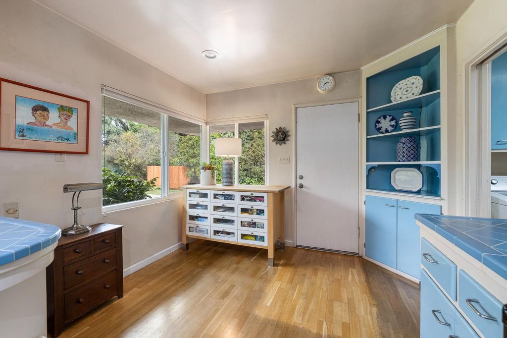 Image 20 of property listing at 324 E Hampton Way, Fresno, CA 93704