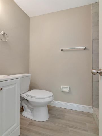 1211 62ND AVENUE E, Bradenton, FL 34203