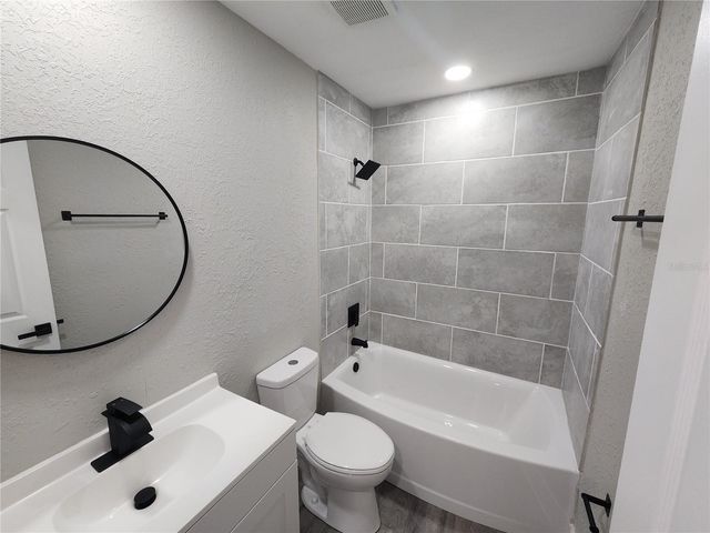 1211 62ND AVENUE E, Bradenton, FL 34203