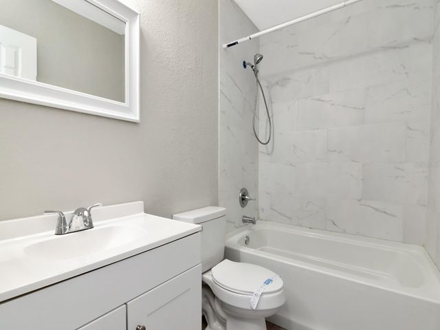 1211 62ND AVENUE E, Bradenton, FL 34203