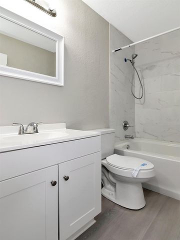 1211 62ND AVENUE E, Bradenton, FL 34203