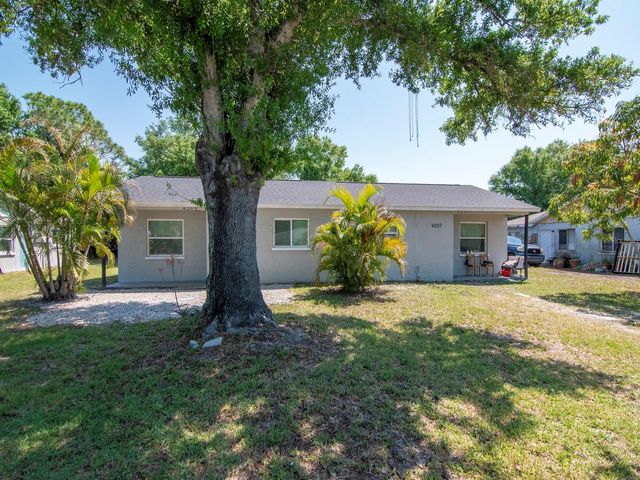 1211 62ND AVENUE E, Bradenton, FL 34203
