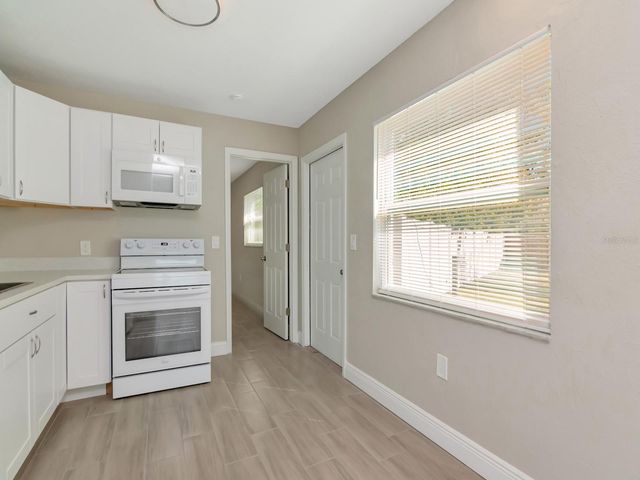 1211 62ND AVENUE E, Bradenton, FL 34203