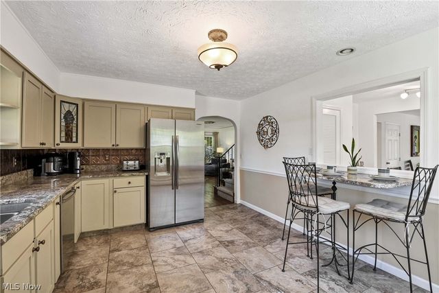 32207 Lake Road, Avon Lake, OH 44012