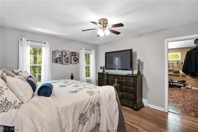 32207 Lake Road, Avon Lake, OH 44012