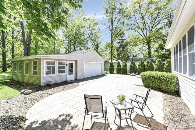 32207 Lake Road, Avon Lake, OH 44012
