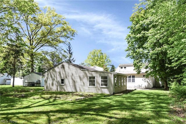 32207 Lake Road, Avon Lake, OH 44012