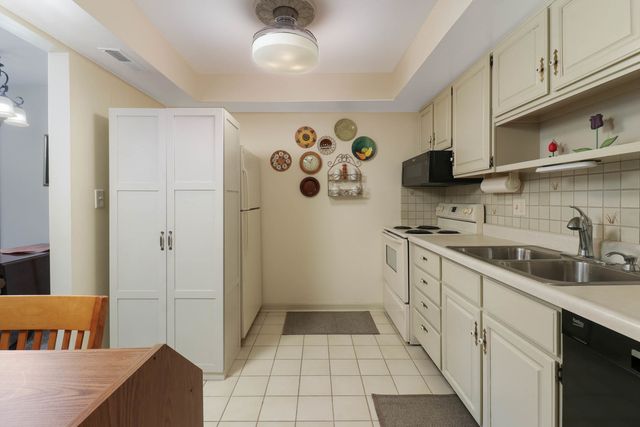 111 Rust Road 110, Bloomington, IL 61701