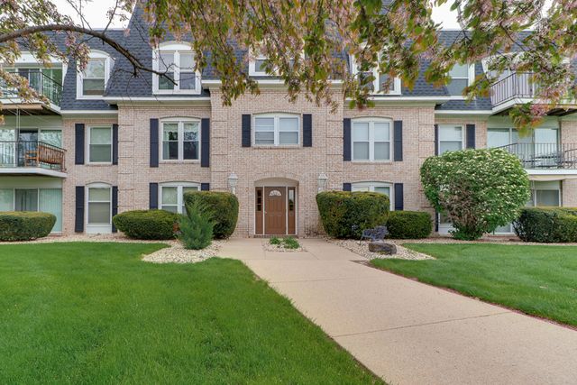 111 Rust Road 110, Bloomington, IL 61701