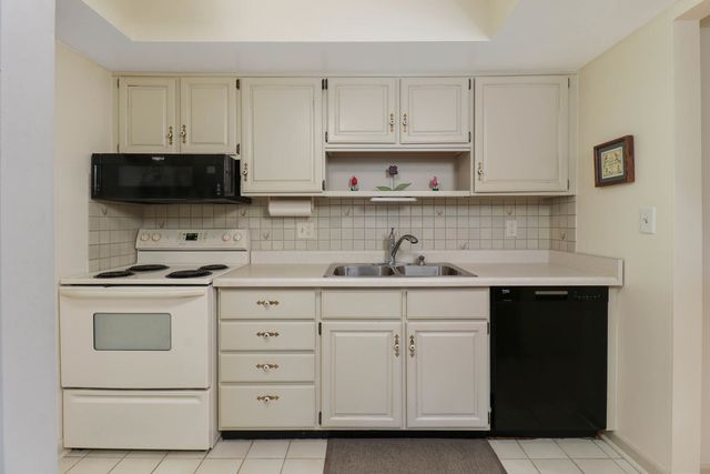 111 Rust Road 110, Bloomington, IL 61701