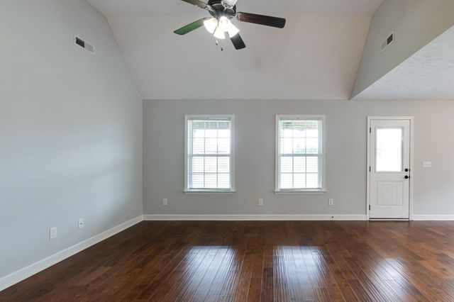 2524 Auldridge Dr, Christiana, TN 37037