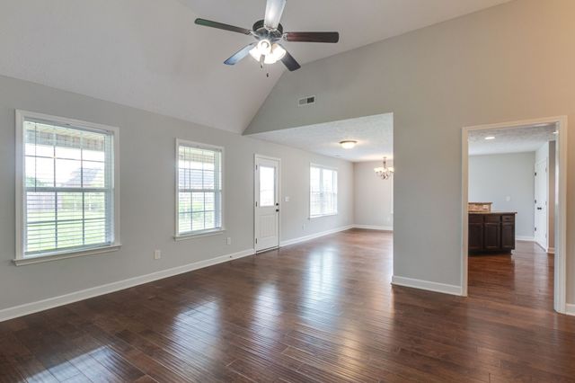 2524 Auldridge Dr, Christiana, TN 37037