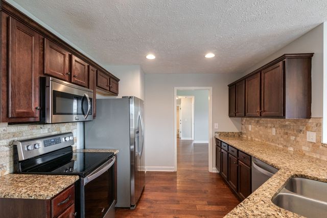 2524 Auldridge Dr, Christiana, TN 37037