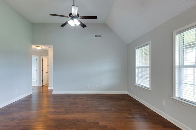 2524 Auldridge Dr, Christiana, TN 37037