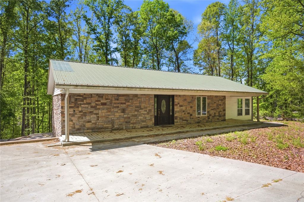215 Boxwood Lane, Westminster, SC 29693