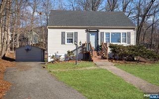 16 Wildwood Terrace, Ringwood, NJ 07456