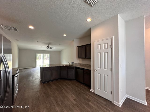 3460 BELFORT Road, Jacksonville, FL 32216