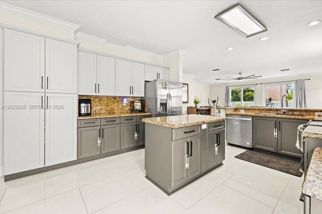 668 NW 155th Ter, Pembroke Pines, FL 33028