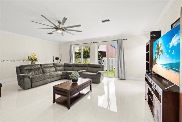 668 NW 155th Ter, Pembroke Pines, FL 33028