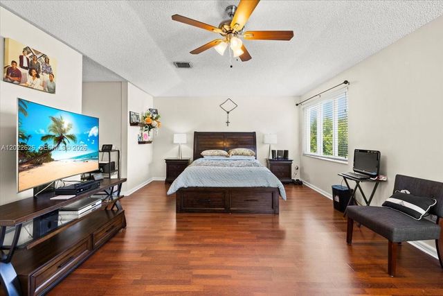 668 NW 155th Ter, Pembroke Pines, FL 33028