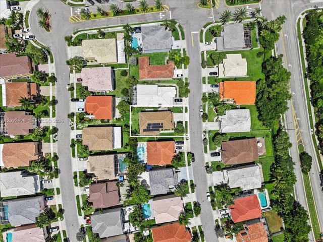 668 NW 155th Ter, Pembroke Pines, FL 33028