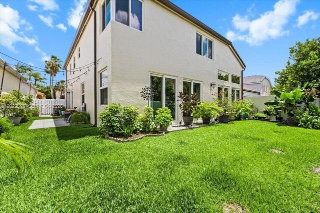 668 NW 155th Ter, Pembroke Pines, FL 33028