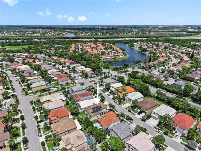668 NW 155th Ter, Pembroke Pines, FL 33028