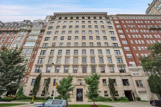 229 E Lake Shore Drive 10E, Chicago, IL 60611