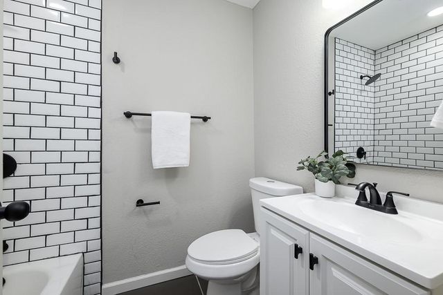 226 S 68th Street, Kansas City, KS 66111