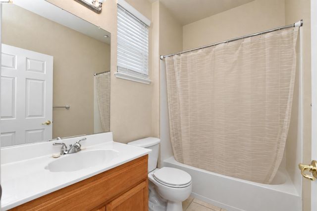 1587 Regent Dr, Brentwood, CA 94513