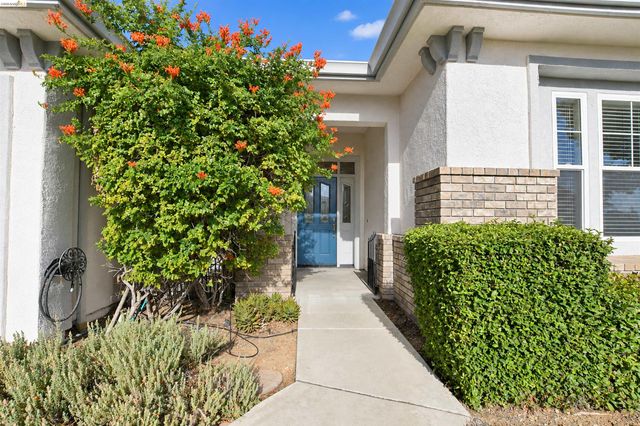 1587 Regent Dr, Brentwood, CA 94513