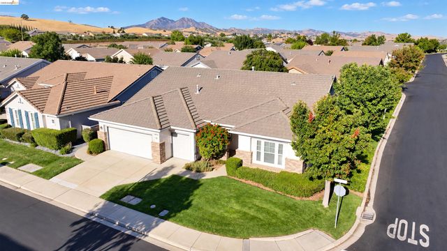 1587 Regent Dr, Brentwood, CA 94513