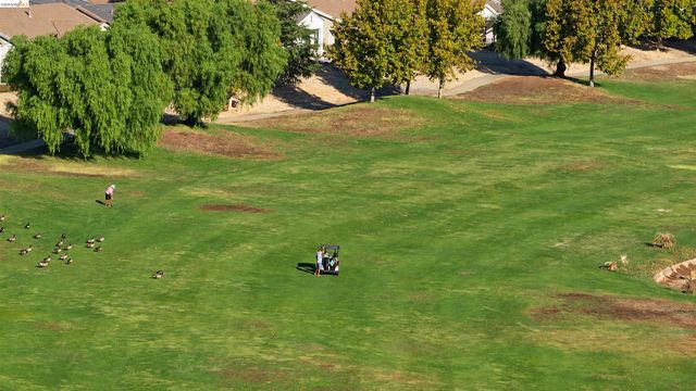 1587 Regent Dr, Brentwood, CA 94513