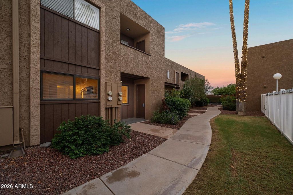 886 W GALVESTON Street 108, Chandler, AZ 85225 — photo 2
