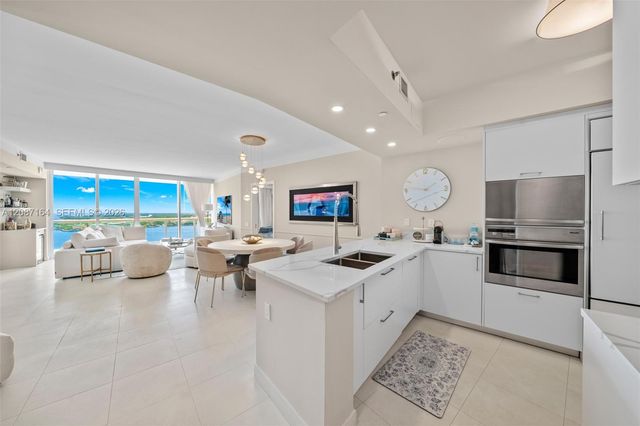 450 Alton Road 2105, Miami Beach, FL 33139