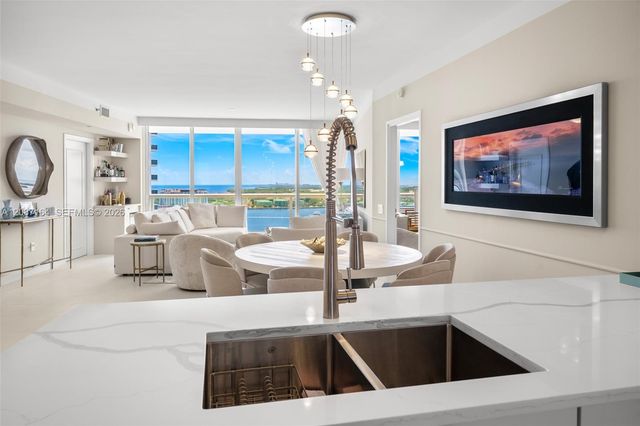 450 Alton Road 2105, Miami Beach, FL 33139