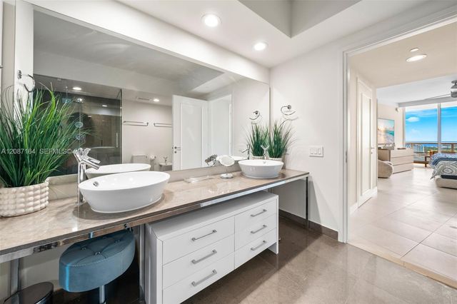 450 Alton Road 2105, Miami Beach, FL 33139