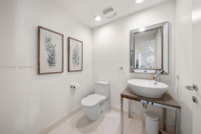 450 Alton Road 2105, Miami Beach, FL 33139