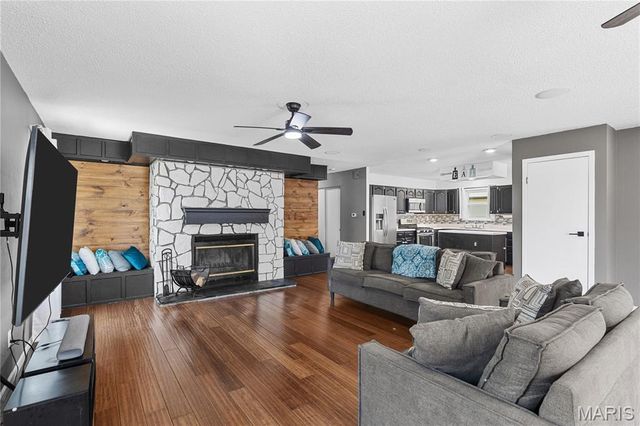 15619 91st Avenue, Florissant, MO 63034