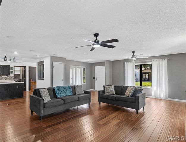 15619 91st Avenue, Florissant, MO 63034