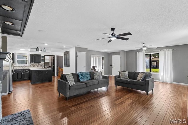 15619 91st Avenue, Florissant, MO 63034