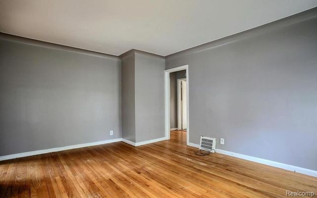 348 E MAPLEHURST Street, Ferndale, MI 48220