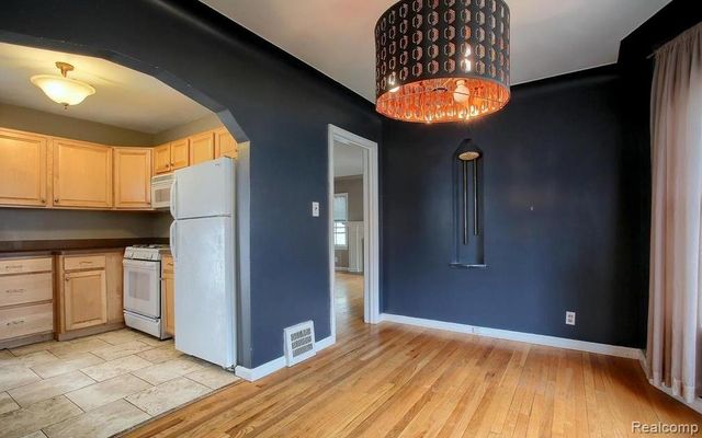 348 E MAPLEHURST Street, Ferndale, MI 48220